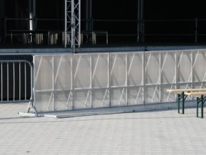 Stagebarriers